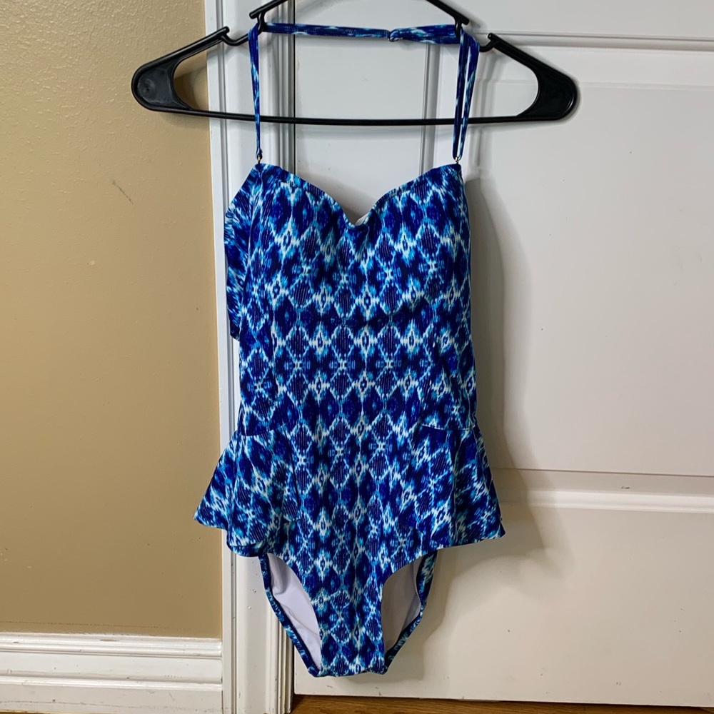 Jessica Simpson one piece swimsuit